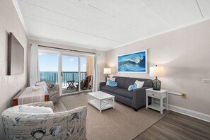 Smart TV - Oceanfront 2 Bedroom-Sleeps 8 (Ocean City)