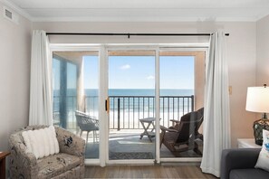 Smart TV - Oceanfront 2 Bedroom-Sleeps 8 (Ocean City)