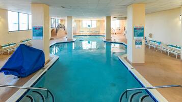 Piscine intérieure