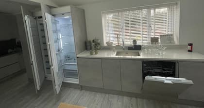 4 Bedroom Apartment in Newport Road