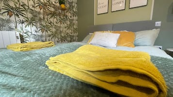 1 bedroom, iron/ironing board, free WiFi, bed sheets