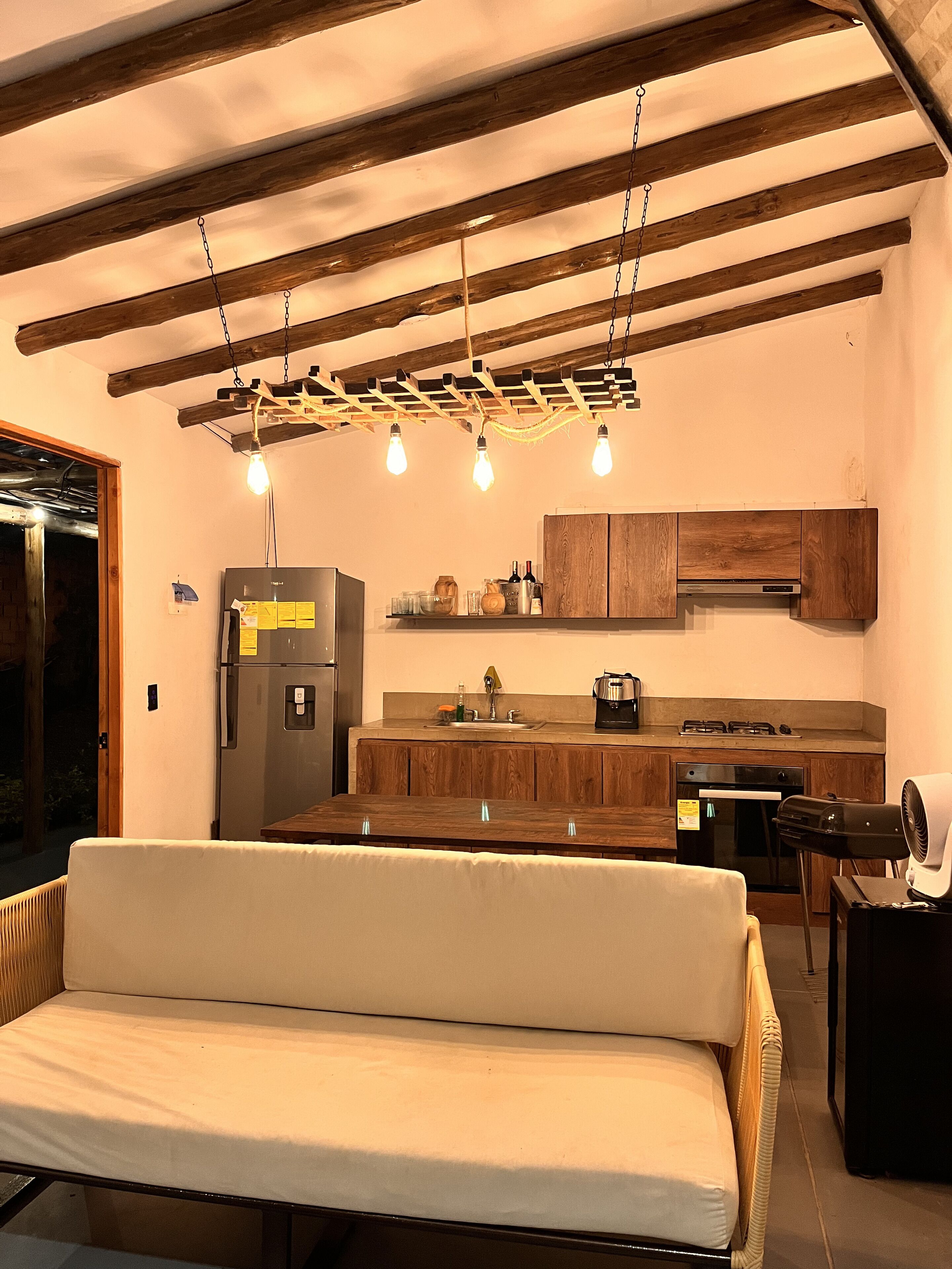 패밀리 빌라 | 거실 공간 | 평면 TV