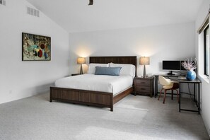 3 habitaciones, tabla de planchar con plancha y acceso a internet 