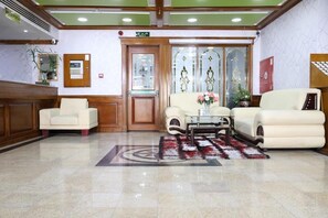 Lobby - Pearl Bahrain Suites is a Fully Furnished Apartment/hotel located in nearManama (manama)
