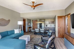 TV - Maui Bay Villas, a Hilton Grand Vacations Club - 3 Bedroom Plus - 3BP (Kihei)