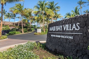 Property grounds - Maui Bay Villas, a Hilton Grand Vacations Club - 1 Bedroom Penthouse - 1PH (Kihei)