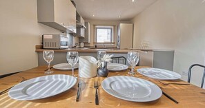 Dining - Modern 4BR Home - Central Birmingham - Parking (West Midlands)