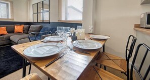 Dining - Modern 4BR Home - Central Birmingham - Parking (West Midlands)
