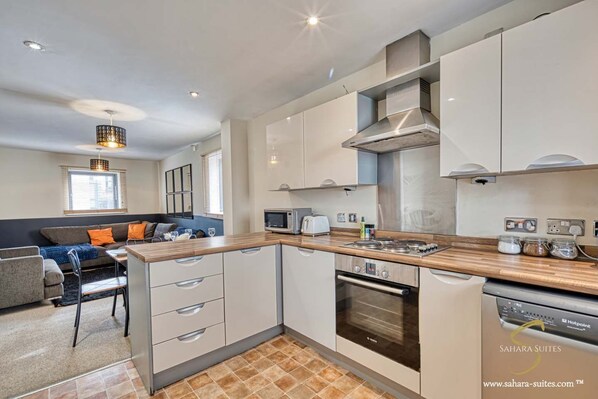 Fridge, microwave, oven, stovetop