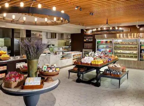 The Residences, a Hilton Club - Studio Premier Plus - SXP