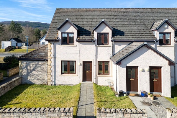 Ciel, Bâtiment, Propriété, Plante, Fenêtre, Nuage, Maison, Lot Terre, Porte, Herbe