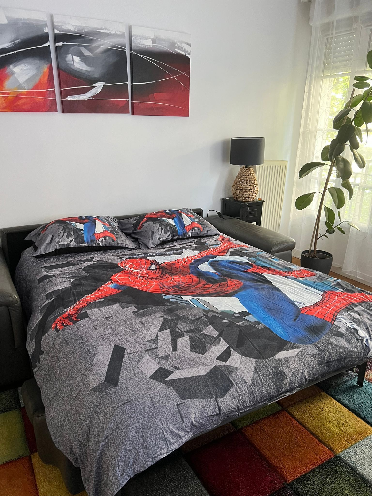 2 slaapkamers, een strijkplank/strijkijzer, reisbedje, gratis wifi