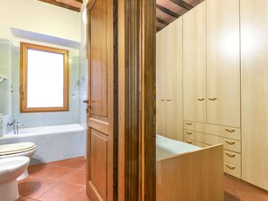 Bathroom - Beautiful apartment for 3 guests with WIFI, A/C and TV (Rio Marina)
