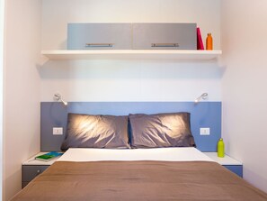 2 Schlafzimmer, Reisekinderbett, Bettwäsche