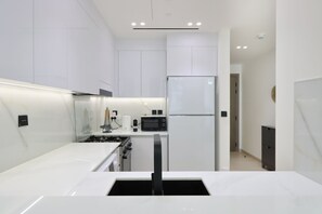 Fridge, microwave, oven, stovetop