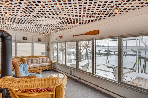 Lakefront Getaway w/ Several Extra Amenities