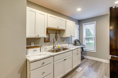 Peaceful Shiloh Home w/ Deck & Fishing Pond Access