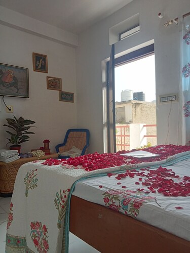 	
cocoon auberge