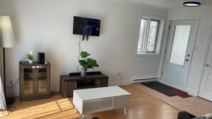 Unclassified image, 2 of 23, button - Très Beau Appartement Paisible et Agréable Dans le Vieux Terrebonne (Terrebonne)