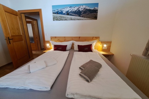 Meubles, Bâtiment, Confort, Bois, Cadre De Lit, Textile, Design Intérieur, Lit, Sol, Sol