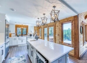 Private kitchen - Luxury Stunning Home (Nebo)