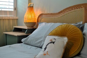 3 bedrooms, iron/ironing board, bed sheets