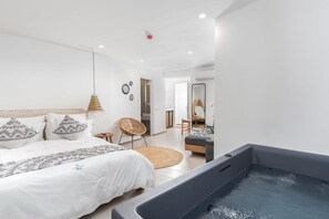 1 bedroom, in-room safe, iron/ironing board, free WiFi