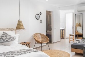 1 bedroom, in-room safe, iron/ironing board, free WiFi