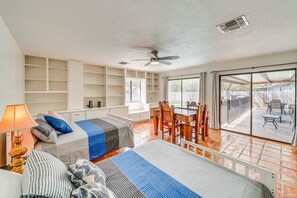 4 Schlafzimmer, Schreibtisch, Bügeleisen/Bügelbrett, WLAN