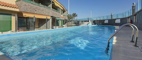 حمام سباحة