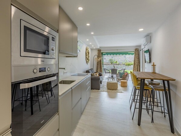 Microwave, oven, dishwasher