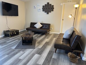 Smart-TV, videospill og bøker