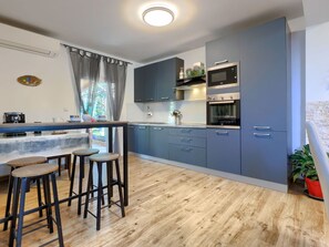 Microwave, oven, dishwasher, toaster