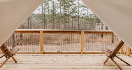 A secluded haven on 5,000 acres in NW Georgia, just 45 minutes from Atlanta and Chattanooga, and a quick 10-minute drive to downtown Rome. Explore private trails along the Etowah river, bask in wildlife, and gaze at mesmerizing stars. Your perfect es