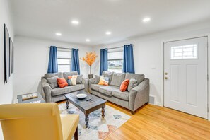 TV, fireplace - 'The Maple Tree' Home: 14 Mi to Downtown Cleveland (Maple Heights)