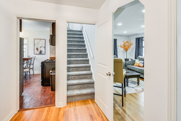 Interior - 'The Maple Tree' Home: 14 Mi to Downtown Cleveland (Maple Heights)