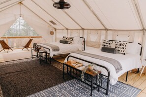 1 bedroom, bed sheets