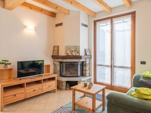 Fernseher, Kamin