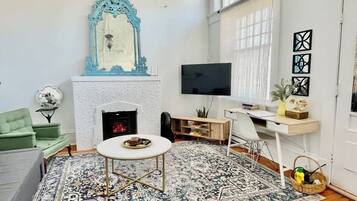 TV, fireplace, offices