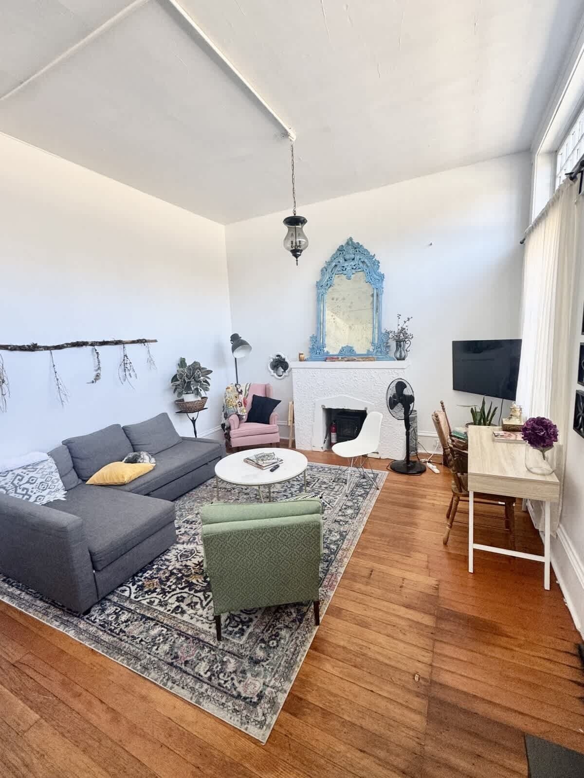 TV, fireplace, offices