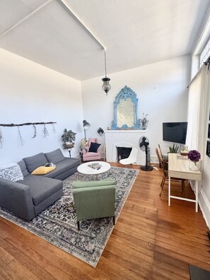 TV, fireplace, offices