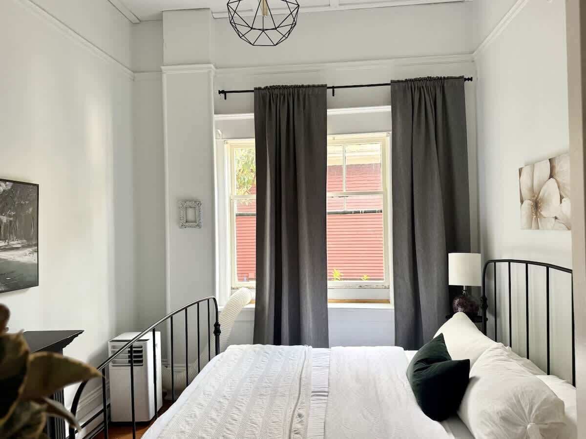 3 chambres, fer et planche à repasser, Wi-Fi, draps fournis
