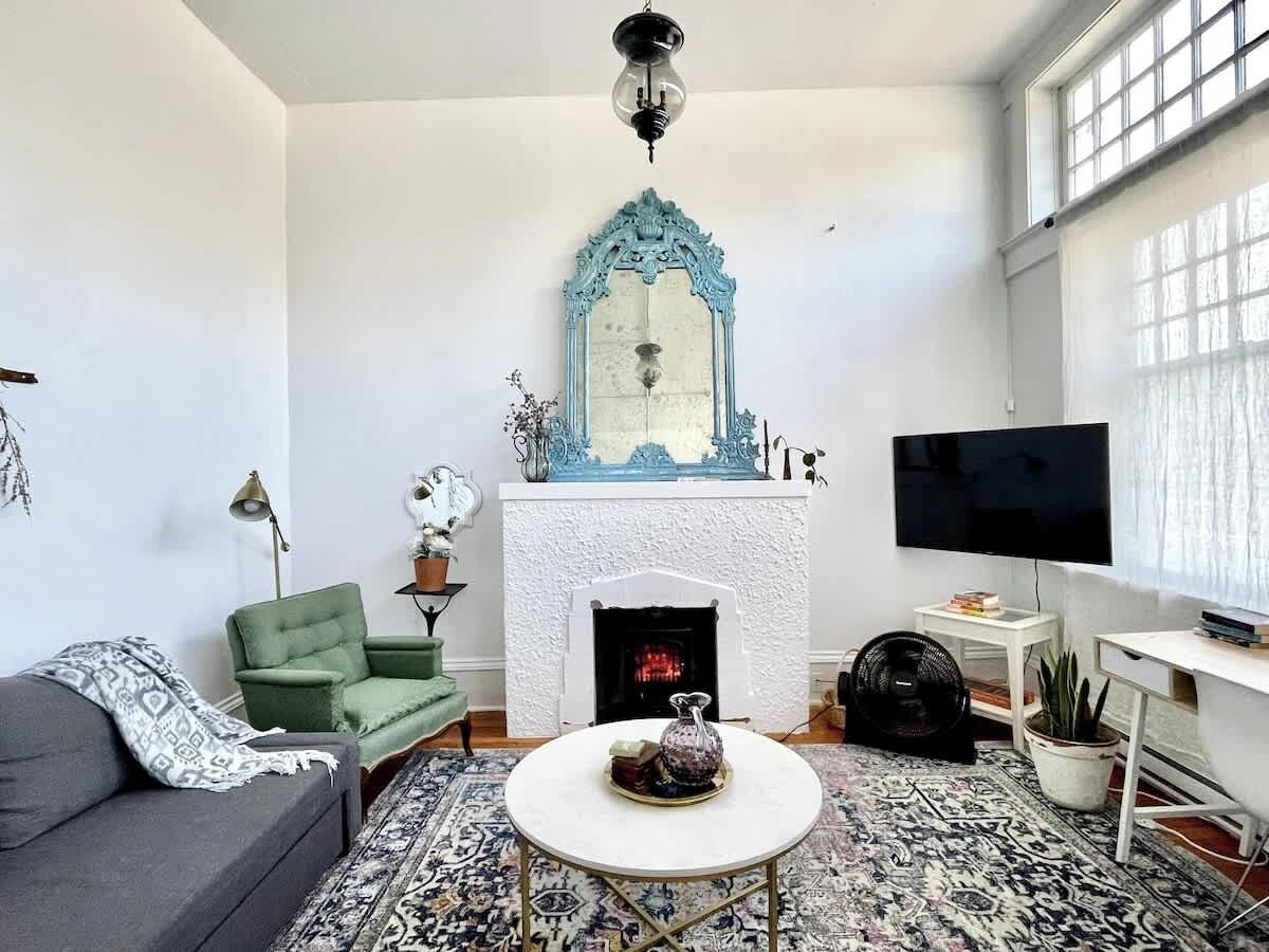 TV, fireplace, offices