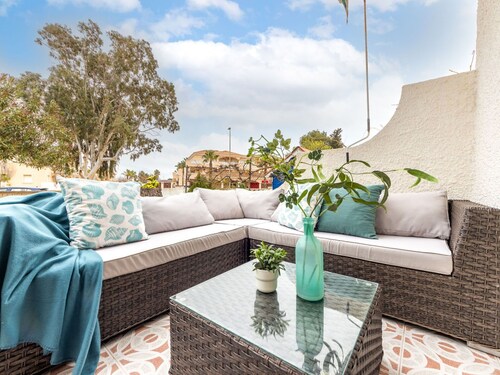 Wonderful private villa for 4 people with WIFI, A/C, TV, patio and pets allowed