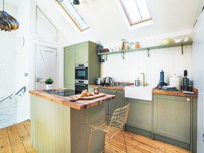 Dishwasher - 1 bedroom accommodation in Totnes (Totnes)