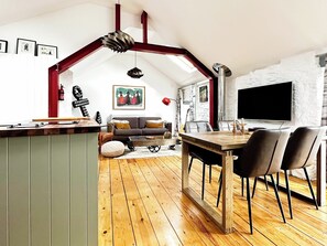 Dining - 1 bedroom accommodation in Totnes (Totnes)