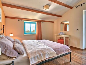 4 chambres, fer et planche à repasser, lit parapluie, Wi-Fi gratuit