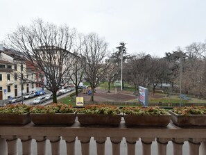 Property grounds - Nice apartment for 10 people with WIFI, A/C, TV and balcony (Milan)