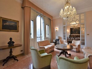 Interior - Nice apartment for 10 people with WIFI, A/C, TV and balcony (Milan)