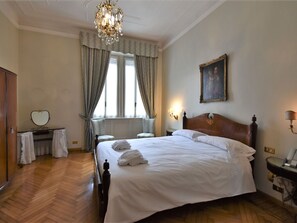 5 soverom, strykejern/-brett, reiseseng for barn og wi-fi (inkludert)